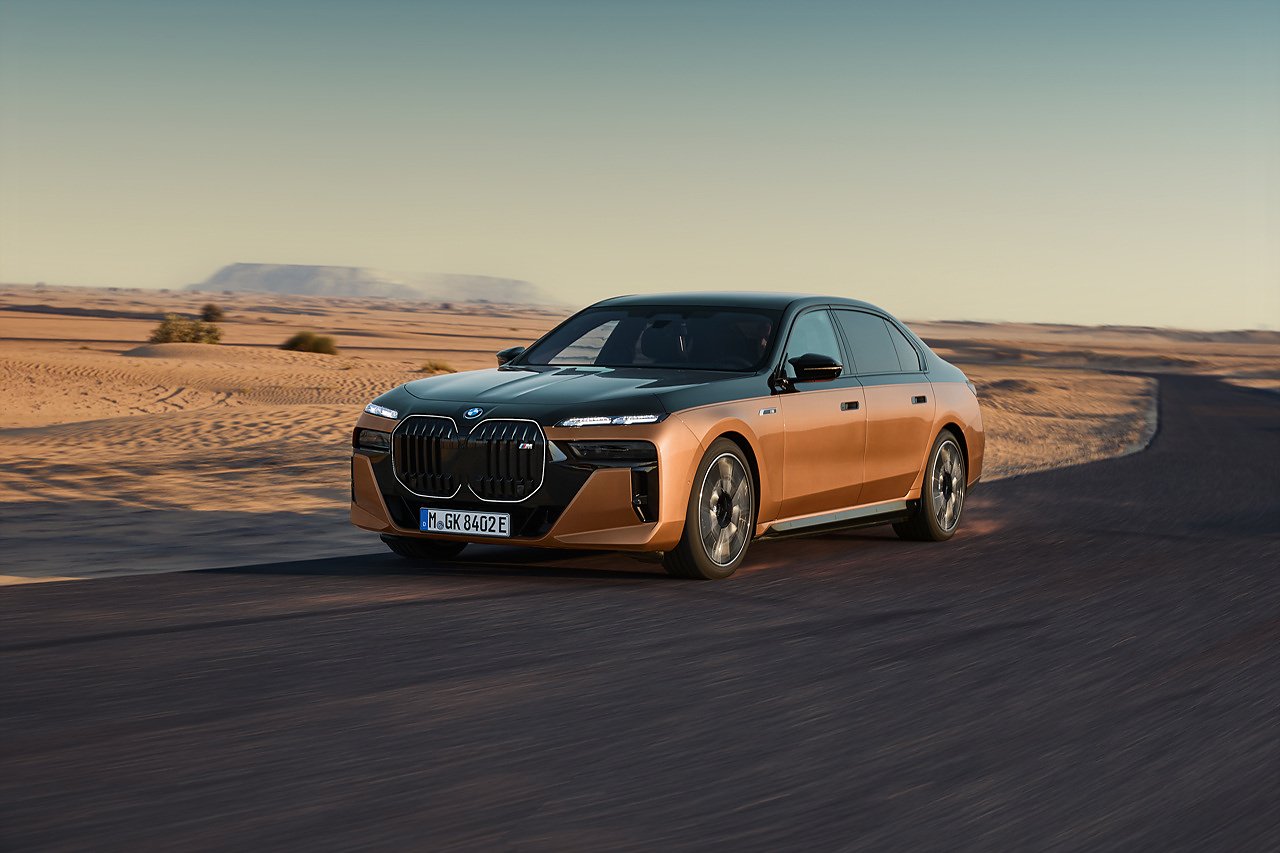 BMW i7